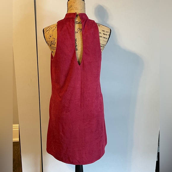 Crimson colored sleeveless dress. Size M - Picture 2 of 2